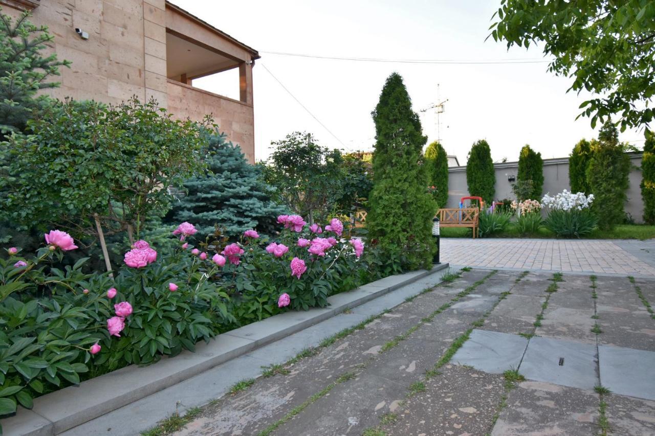 Villa In Nork Yerevan Exterior photo